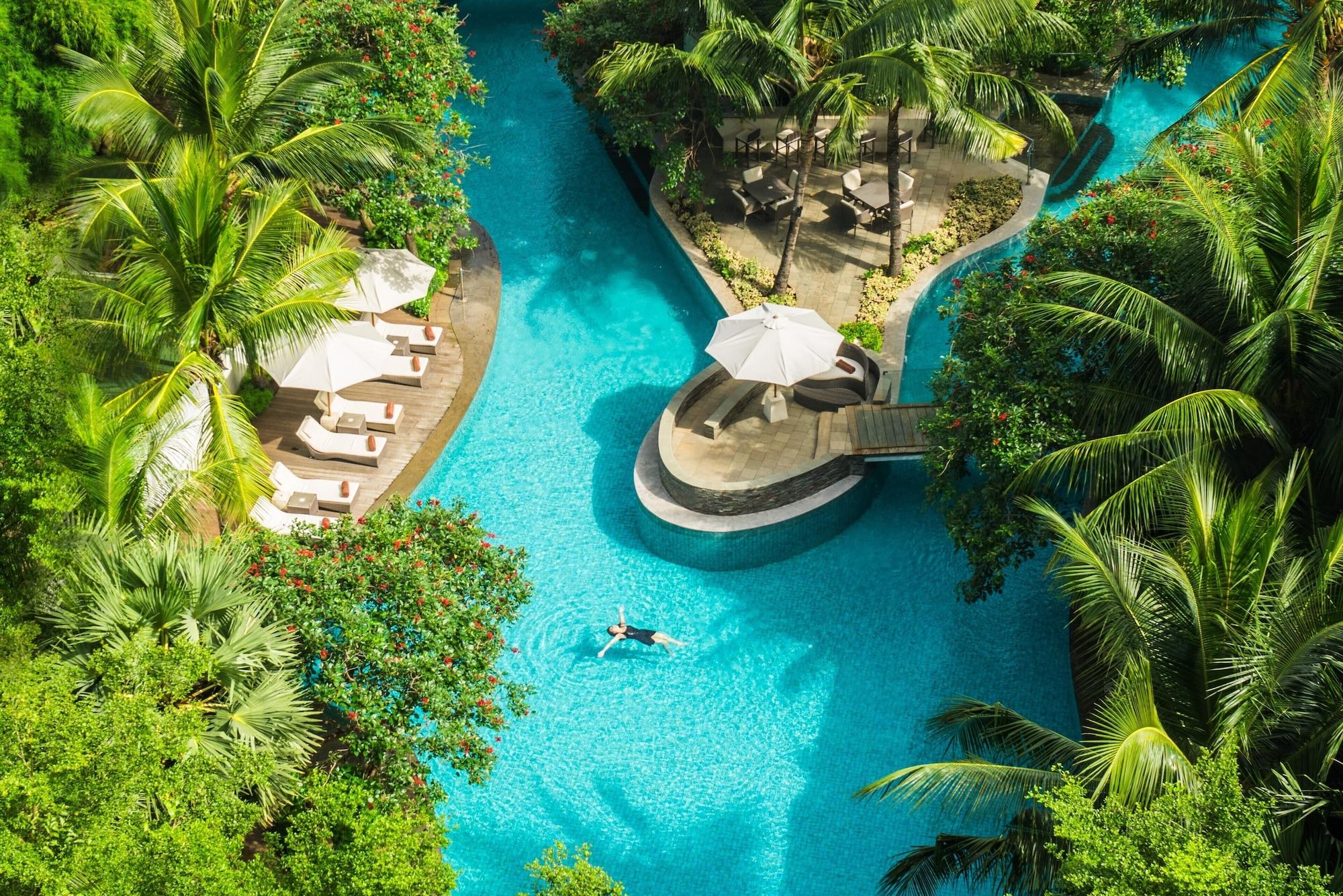 Doubletree By Hilton Jakarta - Diponegoro Ngoại thất bức ảnh The pool at the Shangri-La Hotel, Kuala Lumpur
