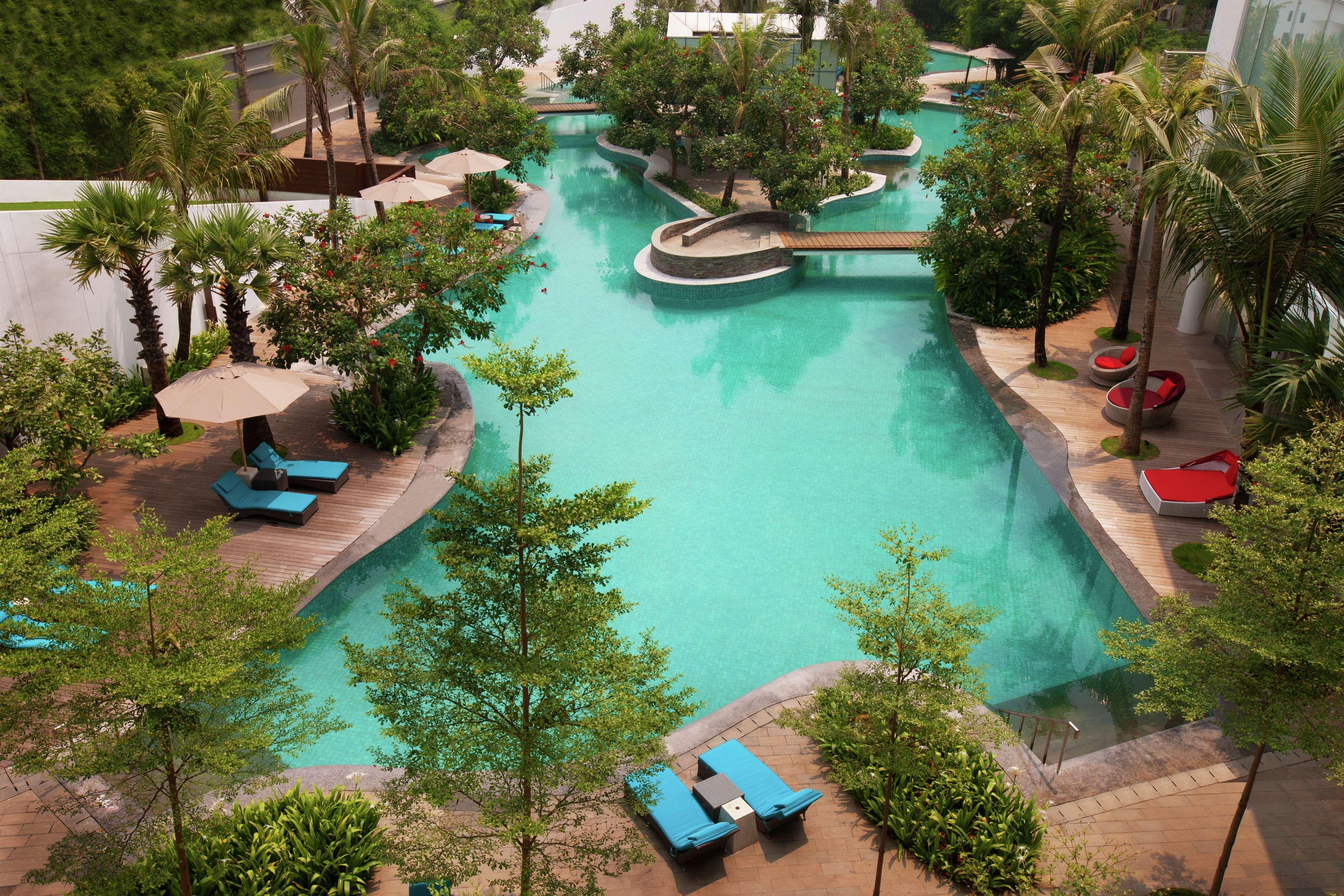 Doubletree By Hilton Jakarta - Diponegoro Ngoại thất bức ảnh The Lagoon