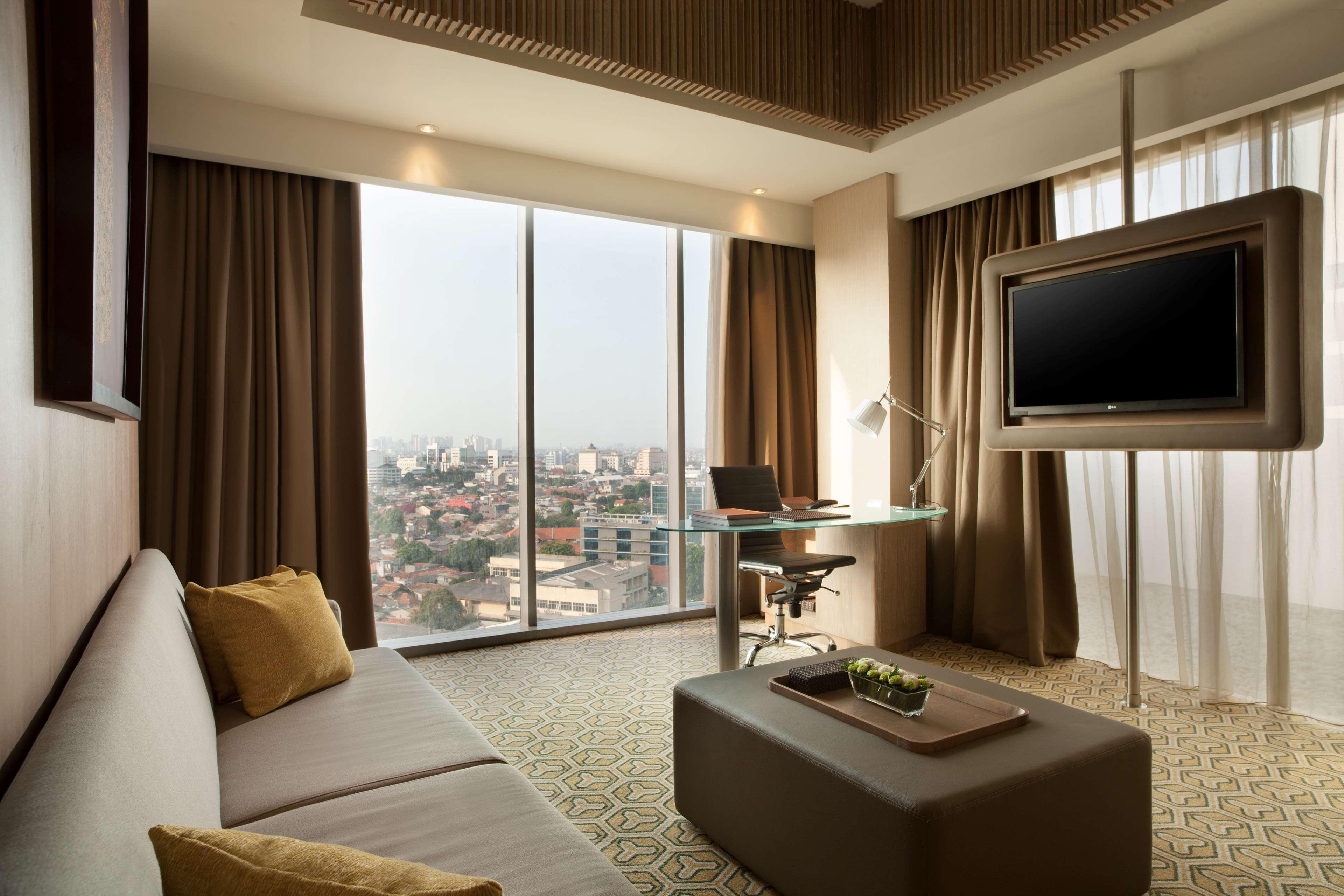 Doubletree By Hilton Jakarta - Diponegoro Hotel Ngoại thất bức ảnh