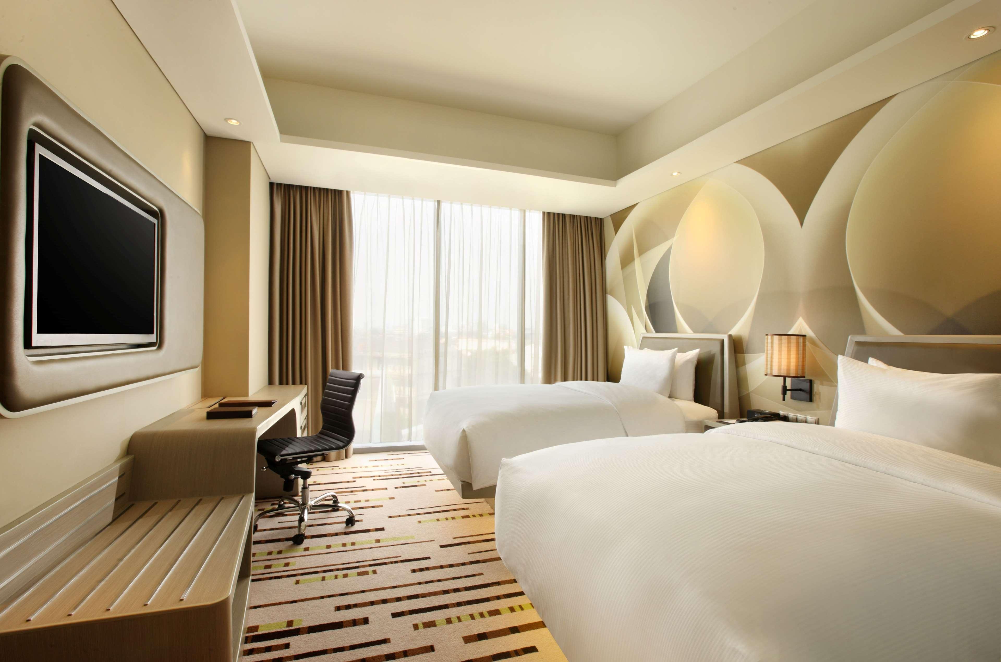 Doubletree By Hilton Jakarta - Diponegoro Hotel Ngoại thất bức ảnh