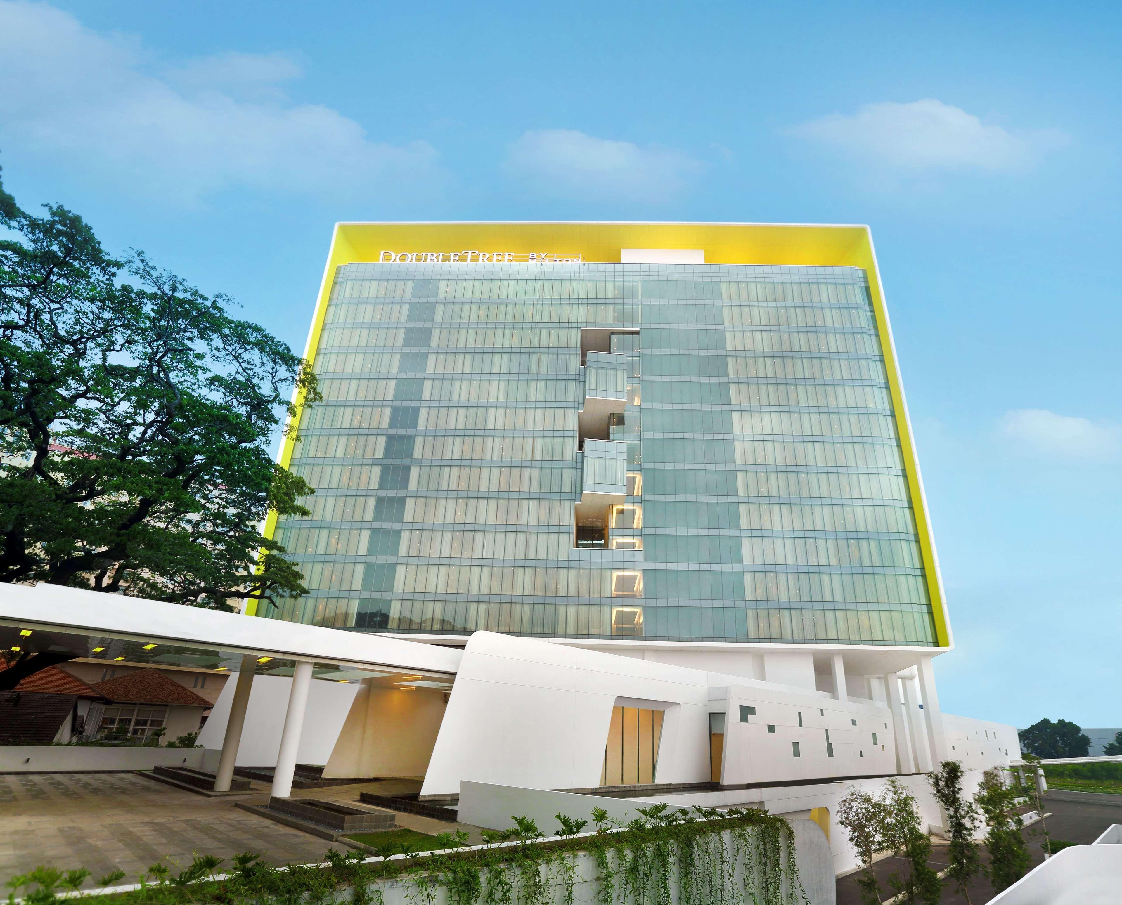 Doubletree By Hilton Jakarta - Diponegoro Ngoại thất bức ảnh The new building of the University Tower