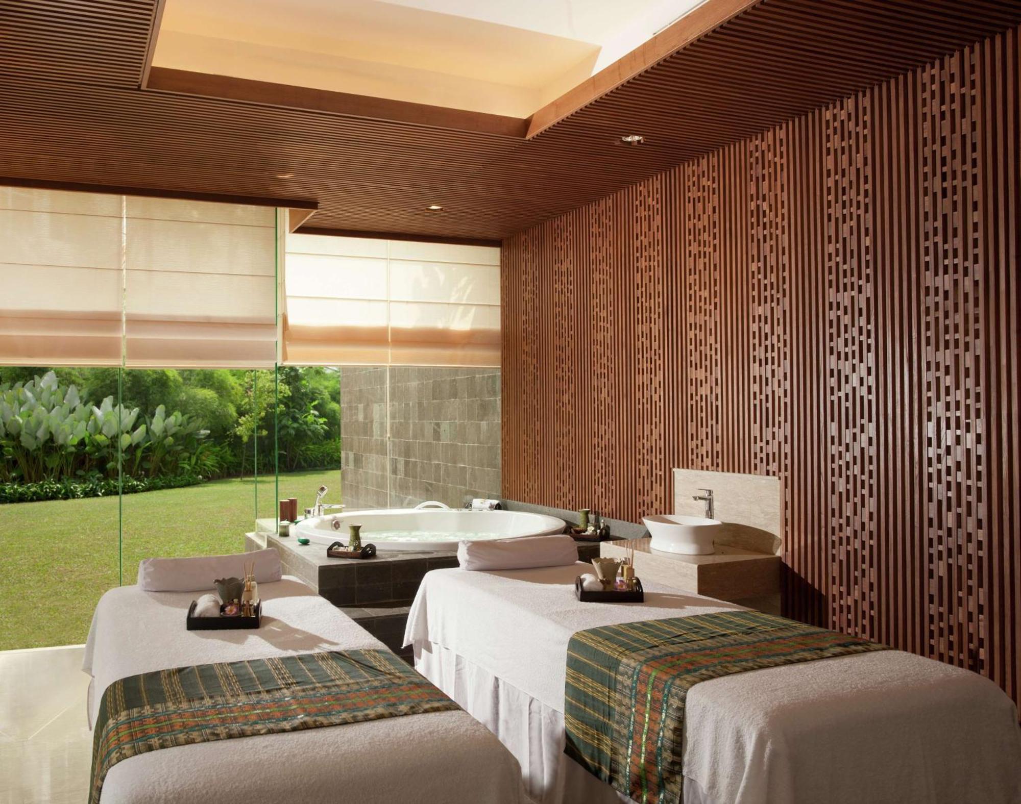 Doubletree By Hilton Jakarta - Diponegoro Ngoại thất bức ảnh Spa at The Oberoi, Mumbai
