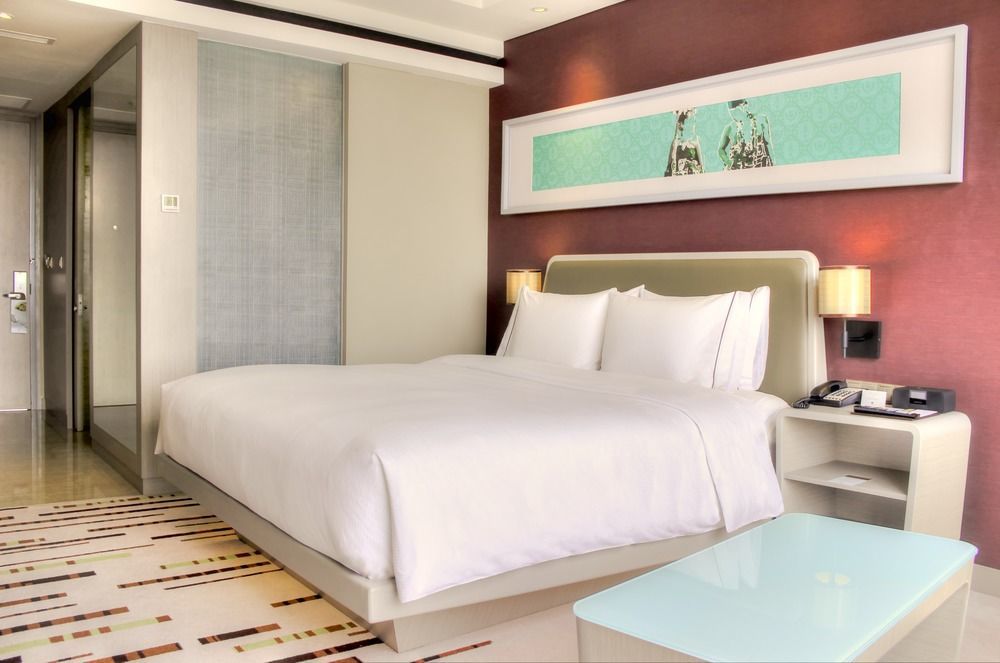 Doubletree By Hilton Jakarta - Diponegoro Ngoại thất bức ảnh A room at the hotel